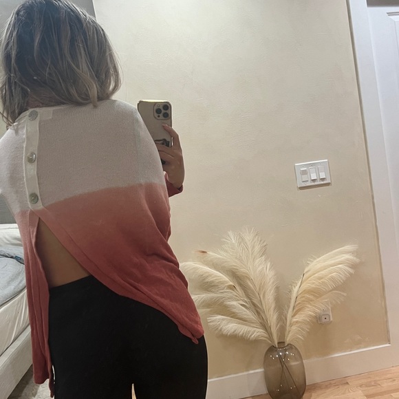 NWOT ombré open back button sweater top - Picture 5 of 5